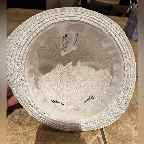 Unicorn Fashion Hat - Picture 2 of 3